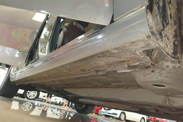 Used Buick GL6 2019 18T 6-Seater Connected Luxury Version China VI Standard Right Side Sill
