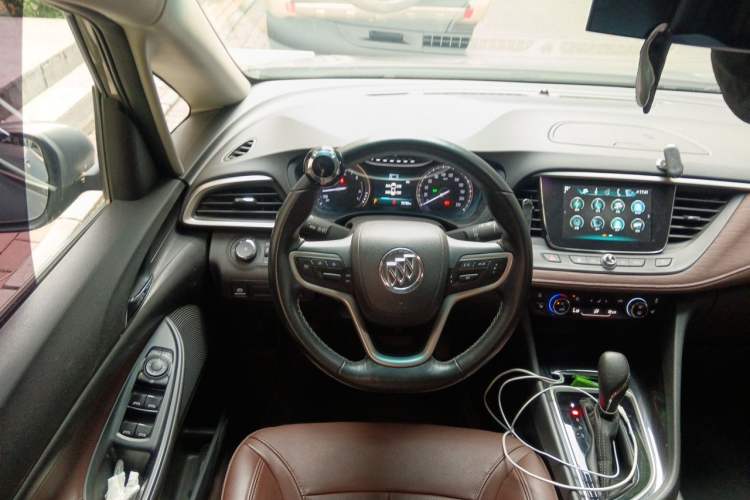Used Buick GL6 2019 18T 6-Seater Connected Luxury Version China VI Standard Steering Wheel