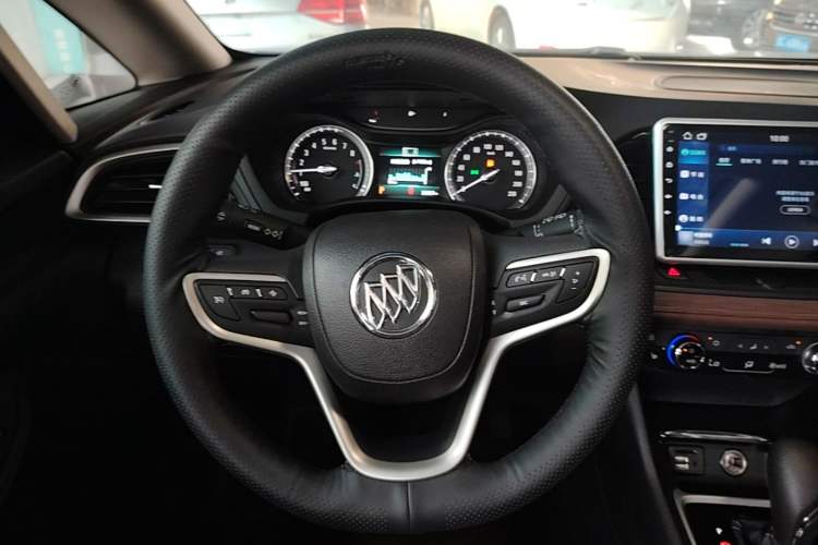 Used Buick GL6 2019 18T 6-Seater Connected Luxury Version China VI Standard Steering Wheel