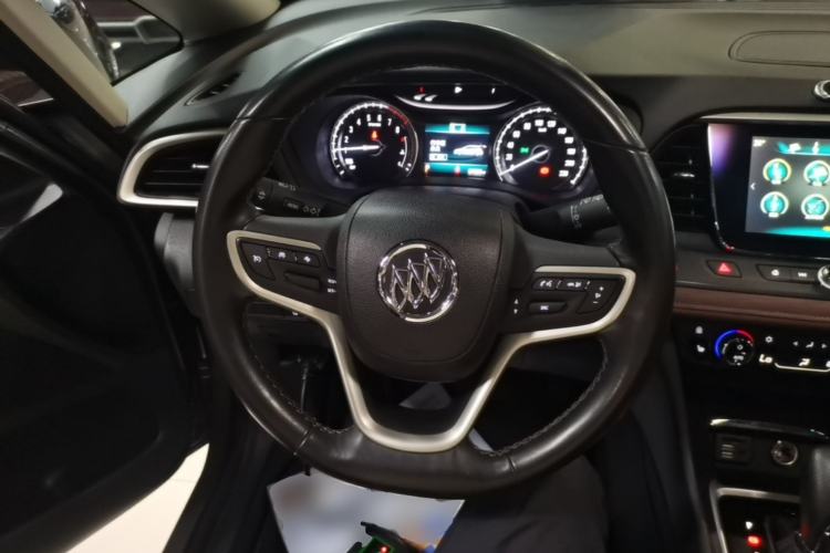 Used Buick GL6 2019 18T 6-Seater Connected Luxury Version China V Standard Steering Wheel