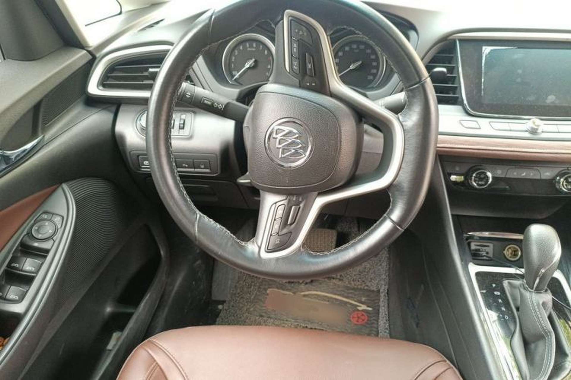 Used Buick GL6 2019 18T 6-Seater Connected Luxury Version China VI Standard Steering Wheel