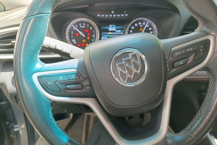 Used Buick GL6 2019 18T 6-Seater Connected Luxury Version China VI Standard Steering Wheel