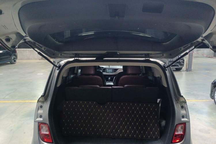 Used Buick GL6 2019 18T 6-Seater Connected Luxury Version China VI Standard Trunk
