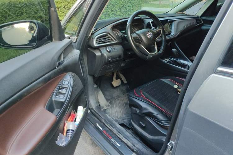 Used Buick GL6 2019 18T 6-Seater Connected Luxury Version China VI Standard Driver Seat