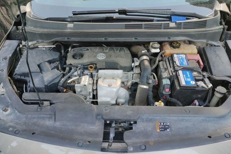 Used Buick GL6 2019 18T 6-Seater Connected Luxury Version China VI Standard Engine Bay