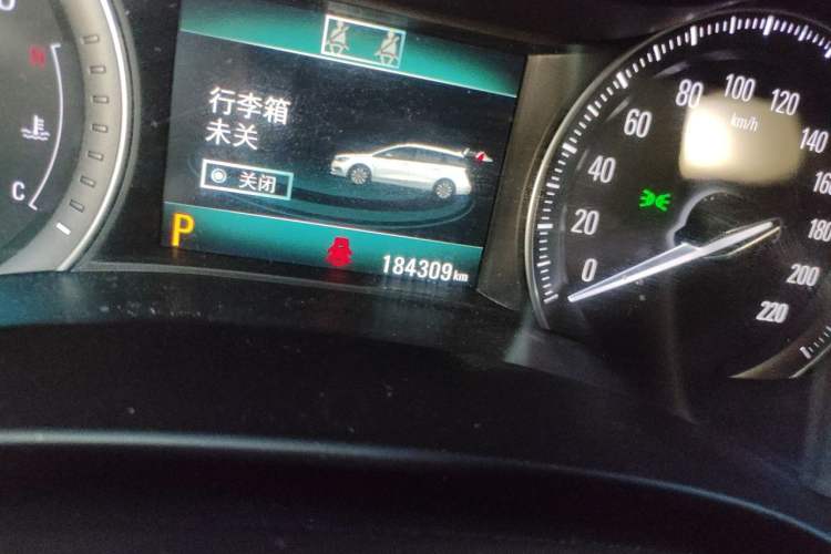 Used Buick GL6 2019 18T 6-Seater Connected Luxury Version China VI Standard Odometer Close Up