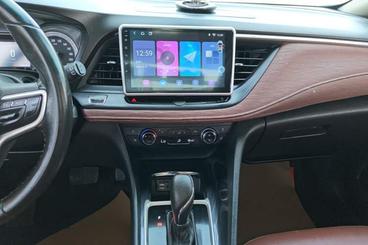 Used Buick GL6 2019 18T 6-Seater Connected Luxury Version China VI Standard Audio And AC Panel