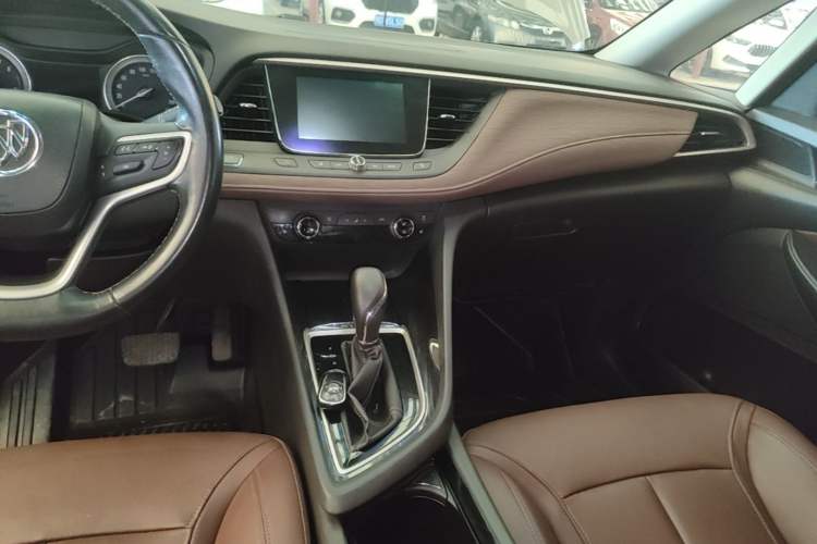 Used Buick GL6 2019 18T 6-Seater Connected Luxury Version China V Standard Audio And AC Panel