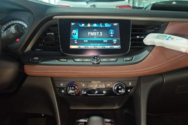 Used Buick GL6 2019 18T 6-Seater Connected Luxury Version China VI Standard Audio And AC Panel