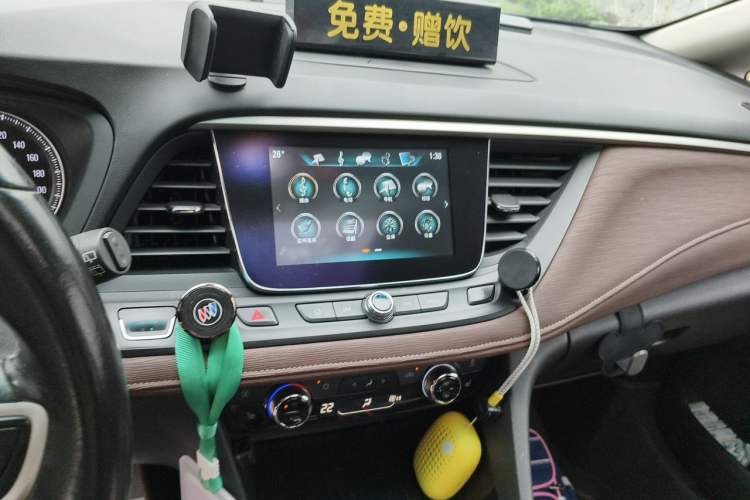 Used Buick GL6 2019 18T 6-Seater Connected Luxury Version China V Standard Audio And AC Panel