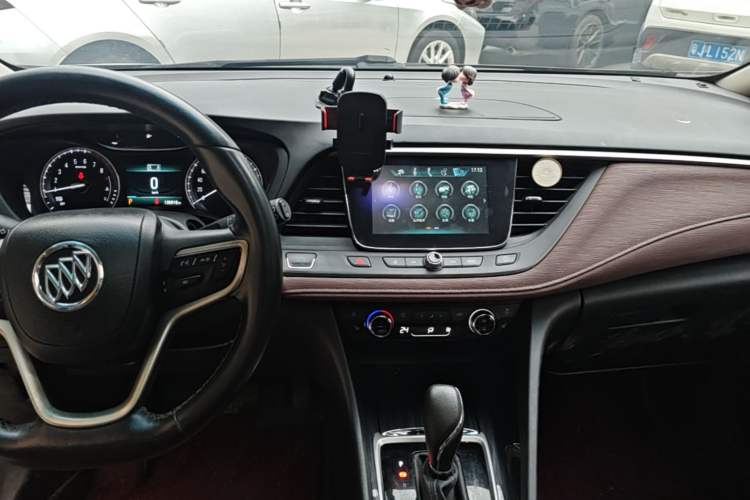 Used Buick GL6 2019 18T 6-Seater Connected Luxury Version China VI Standard Audio And AC Panel