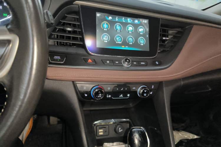 Used Buick GL6 2019 18T 6-Seater Connected Luxury Version China V Standard Audio And AC Panel