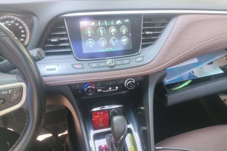 Used Buick GL6 2019 18T 6-Seater Connected Luxury Version China VI Standard Audio And AC Panel