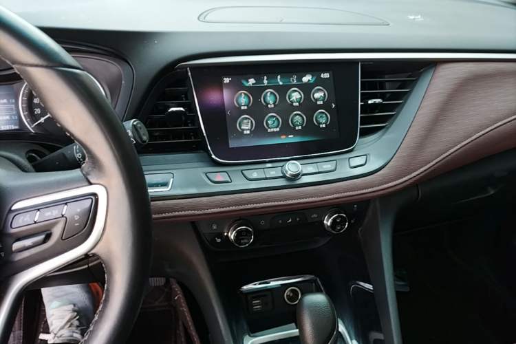 Used Buick GL6 2019 18T 6-Seater Connected Luxury Version China VI Standard Audio And AC Panel