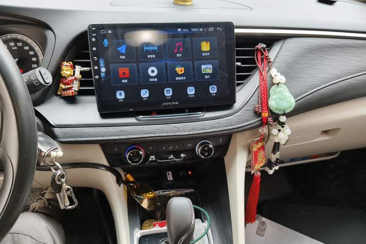 Used Buick GL6 2019 18T 6-Seater Elite Version China VI Standard Audio And AC Panel