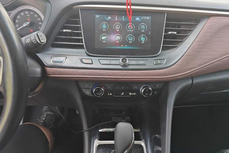 Used Buick GL6 2019 18T 6-Seater Connected Luxury Version China VI Standard Audio And AC Panel