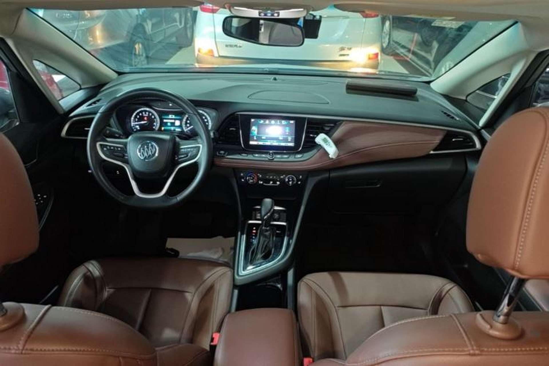 Used Buick GL6 2019 18T 6-Seater Connected Luxury Version China VI Standard Center Console