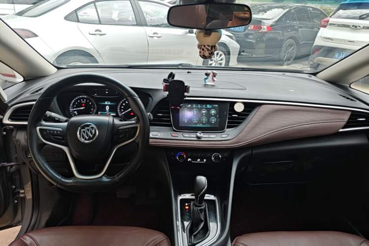 Used Buick GL6 2019 18T 6-Seater Connected Luxury Version China VI Standard Center Console