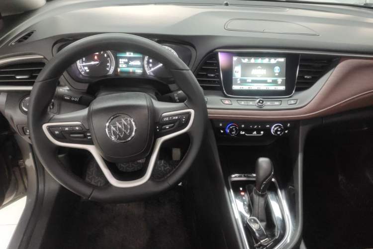 Used Buick GL6 2019 18T 6-Seater Connected Luxury Version China VI Standard Center Console