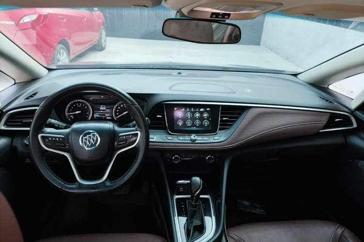Used Buick GL6 2019 18T 6-Seater Connected Luxury Version China VI Standard Center Console