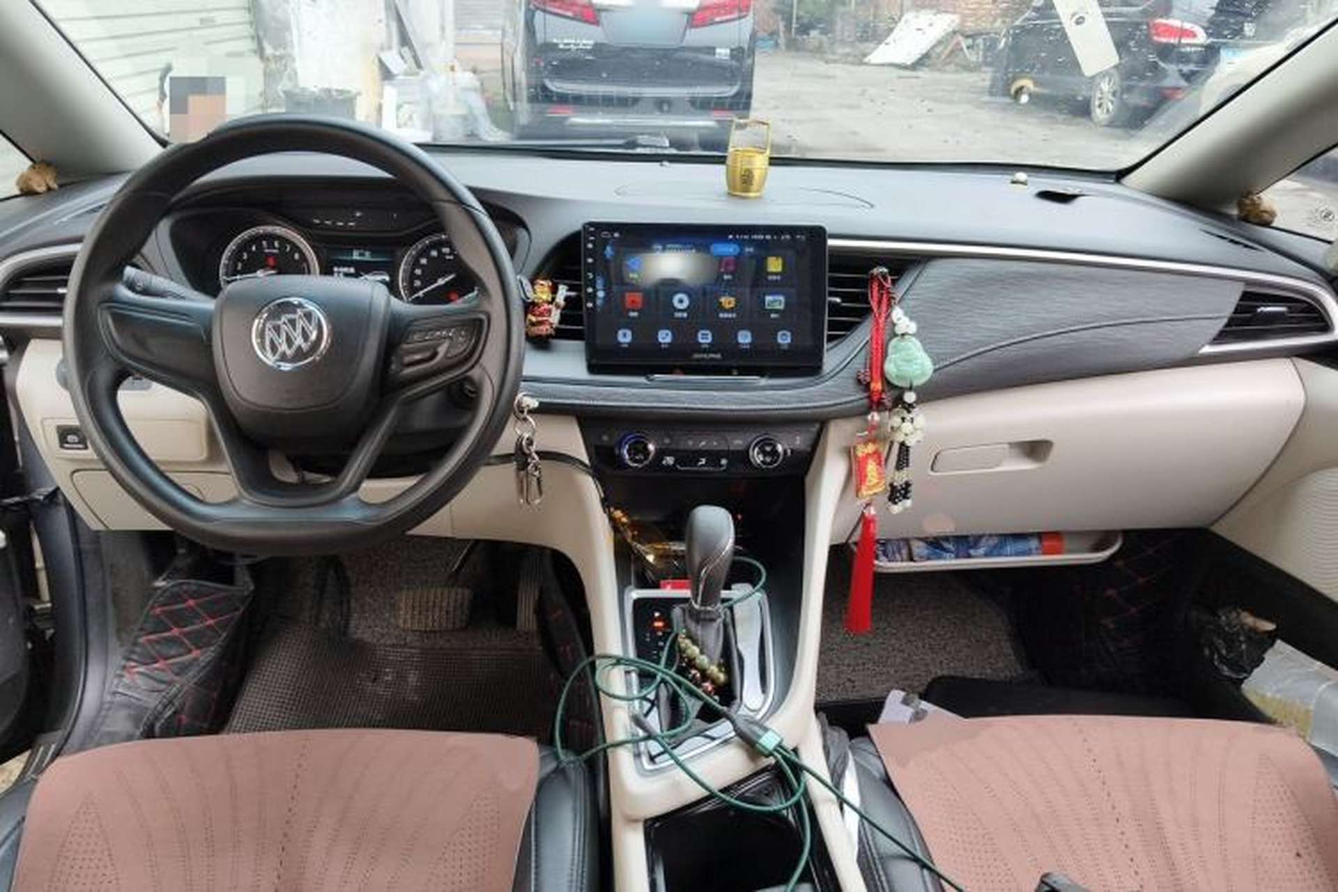 Used Buick GL6 2019 18T 6-Seater Elite Version China VI Standard Center Console