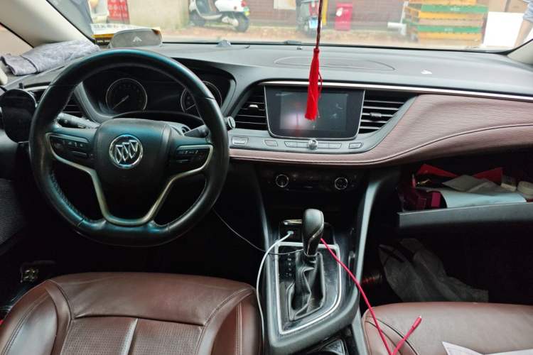 Used Buick GL6 2019 18T 6-Seater Connected Luxury Version China VI Standard Center Console
