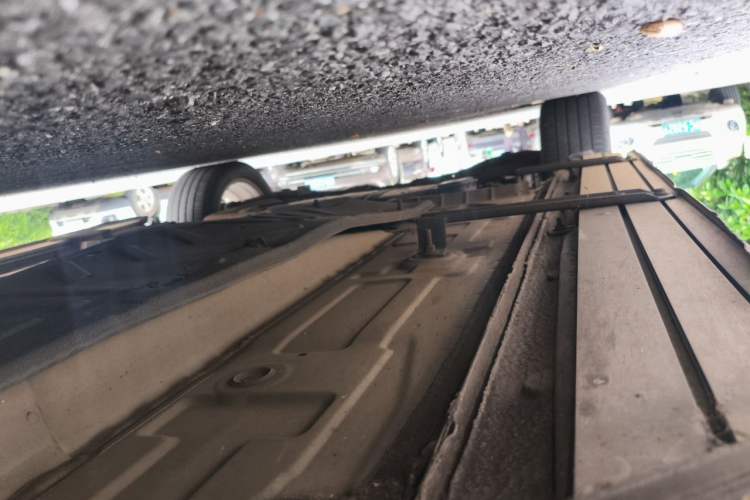 Used Buick GL6 2019 18T 6-Seater Connected Luxury Version China VI Standard Chassis Front Right