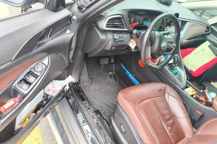 Used Buick GL6 2019 18T 6-Seater Connected Luxury Version China VI Standard Driver Seat