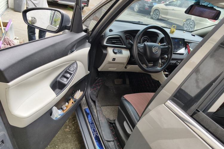 Used Buick GL6 2019 18T 6-Seater Elite Version China VI Standard Driver Seat