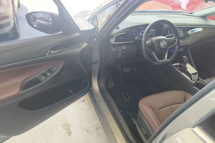Used Buick GL6 2019 18T 6-Seater Connected Luxury Version China VI Standard Driver Seat