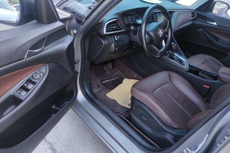 Used Buick GL6 2019 18T 6-Seater Connected Luxury Version China VI Standard Driver Seat