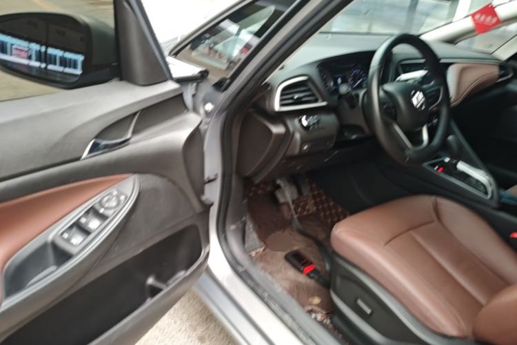 Used Buick GL6 2019 18T 6-Seater Connected Luxury Version China VI Standard Driver Seat