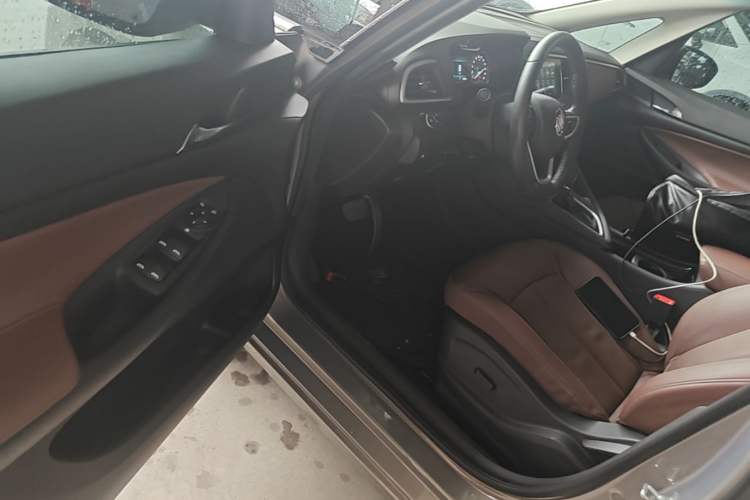 Used Buick GL6 2019 18T 6-Seater Connected Luxury Version China VI Standard Driver Seat