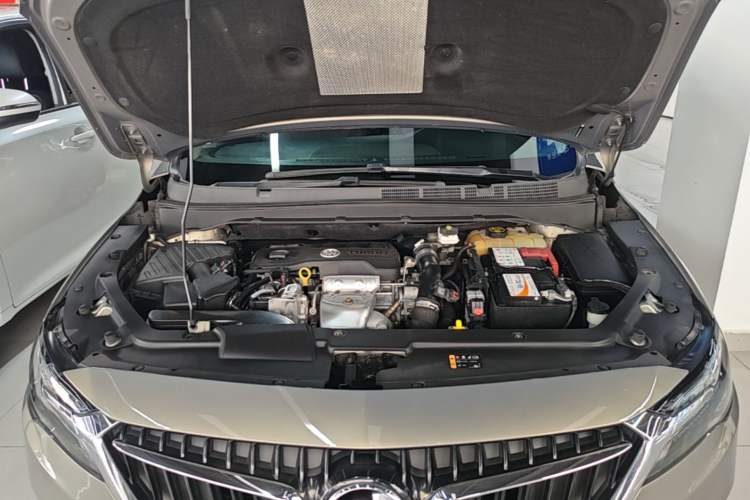 Used Buick GL6 2019 18T 6-Seater Connected Luxury Version China VI Standard Engine Bay
