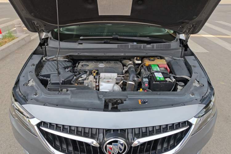 Used Buick GL6 2019 18T 6-Seater Connected Luxury Version China VI Standard Engine Bay