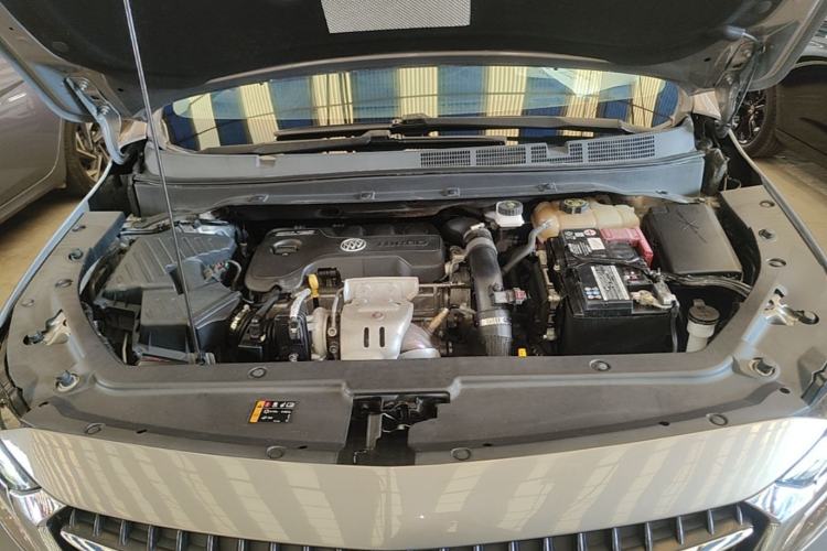 Used Buick GL6 2019 18T 6-Seater Connected Luxury Version China V Standard Engine Bay
