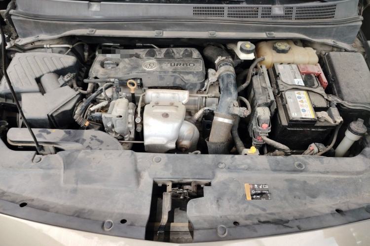 Used Buick GL6 2019 18T 6-Seater Connected Luxury Version China VI Standard Engine Bay