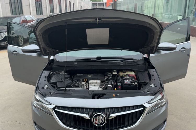 Used Buick GL6 2019 18T 6-Seater Connected Luxury Version China VI Standard Engine Bay