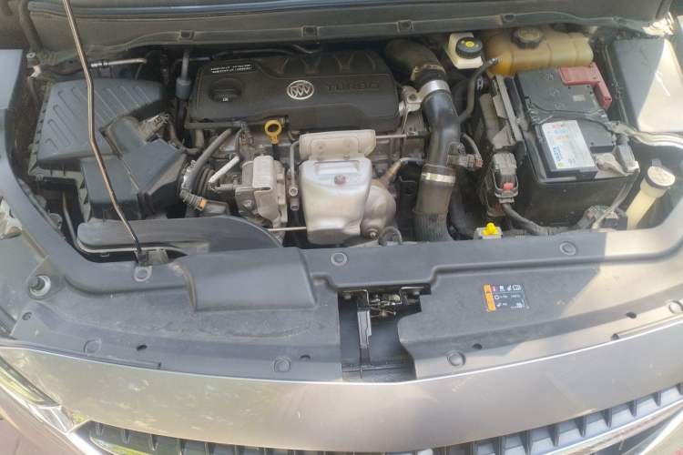 Used Buick GL6 2019 18T 6-Seater Connected Luxury Version China VI Standard Engine Bay