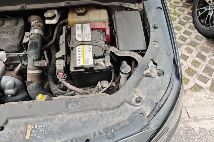 Used Buick GL6 2019 18T 6-Seater Connected Luxury Version China VI Standard Engine Bay Left