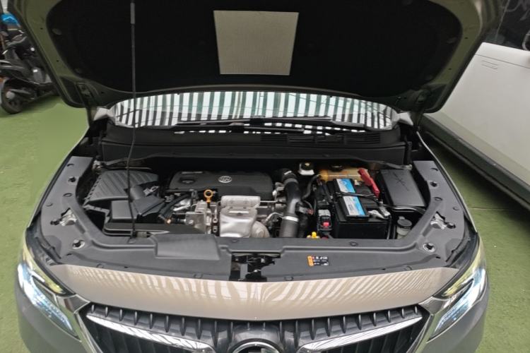 Used Buick GL6 2019 18T 6-Seater Connected Luxury Version China VI Standard Engine Bay