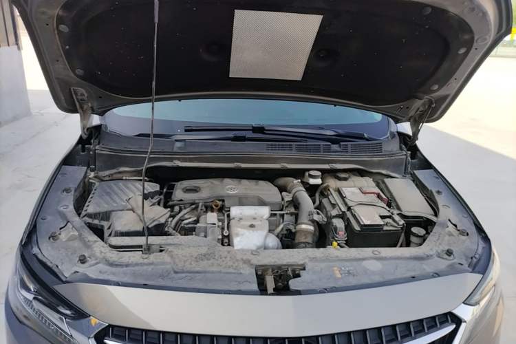 Used Buick GL6 2019 18T 6-Seater Connected Luxury Version China VI Standard Engine Bay