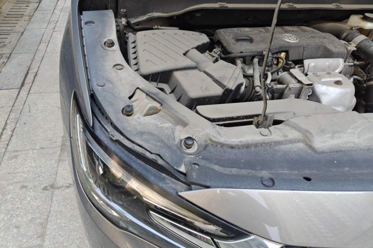 Used Buick GL6 2019 18T 6-Seater Connected Luxury Version China VI Standard Engine Bay Right