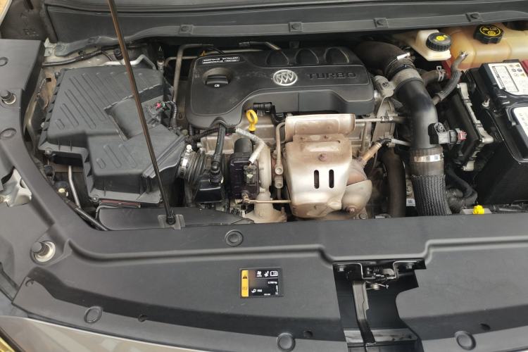 Used Buick GL6 2019 18T 5-Seater Connected Luxury Version China V Standard Engine Bay Right
