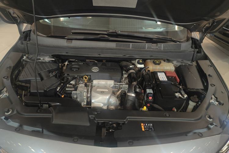 Used Buick GL6 2019 18T 6-Seater Connected Luxury Version China VI Standard Engine Bay