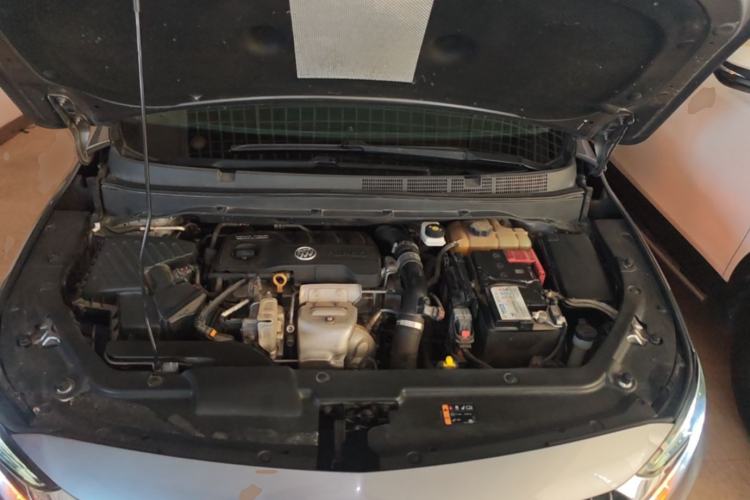 Used Buick GL6 2019 18T 6-Seater Connected Luxury Version China VI Standard Engine Bay