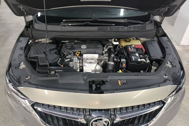 Used Buick GL6 2019 18T 6-Seater Connected Luxury Version China VI Standard Engine Bay