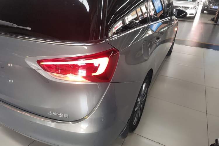 Used Buick GL6 2019 18T 6-Seater Connected Luxury Version China VI Standard Exterior 3