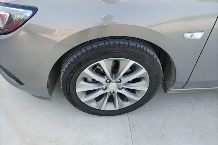 Used Buick GL6 2019 18T 6-Seater Connected Luxury Version China VI Standard Exterior 4