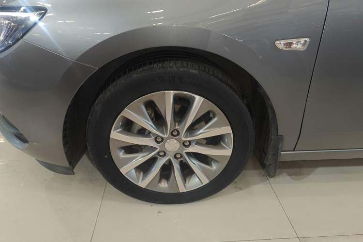 Used Buick GL6 2019 18T 6-Seater Connected Luxury Version China VI Standard Exterior 4